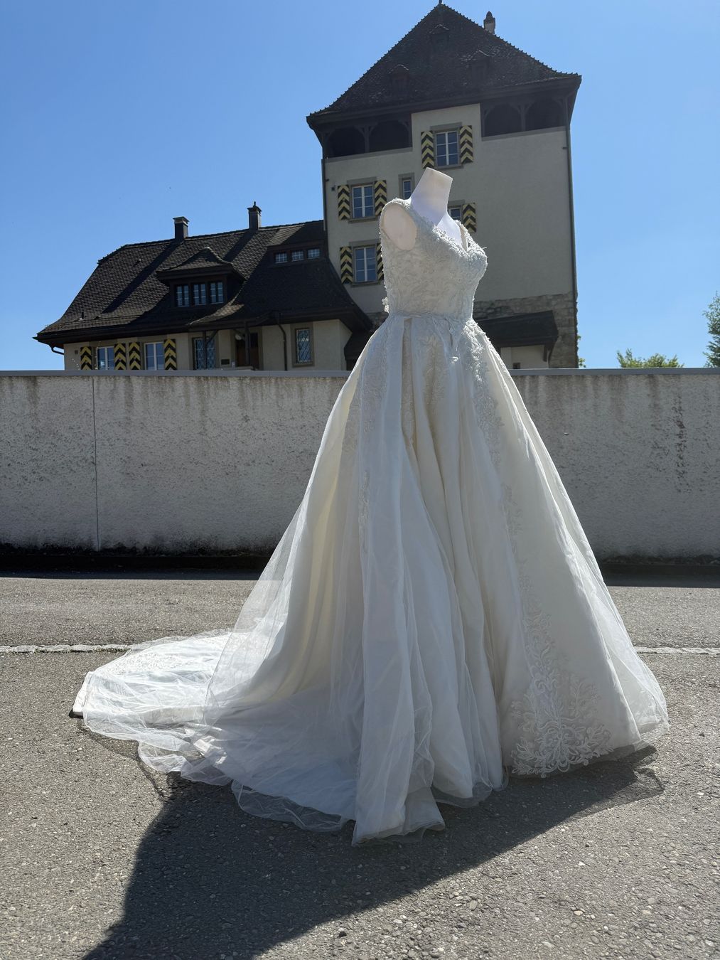 Vestiti: Brautkleid/ Hochzeitskleid Gr. 32/34 – Usato da Auenstein venduto da moin. 2
