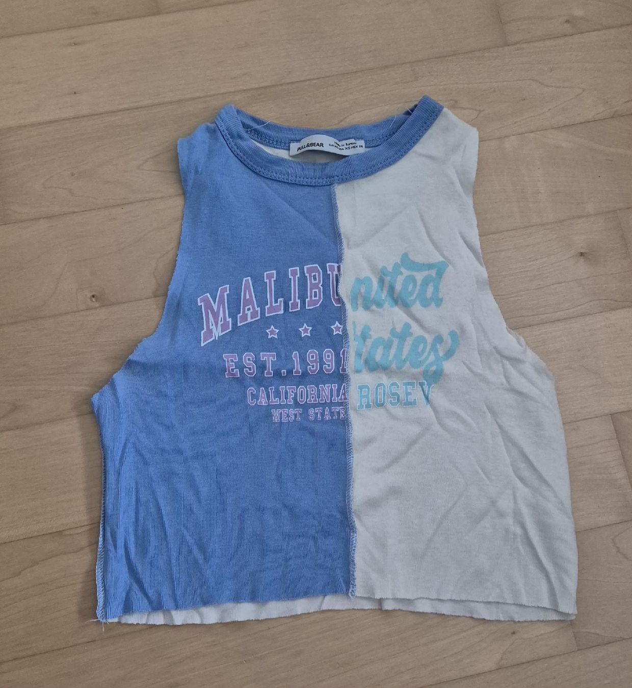 Pull&Bear Top: Crop top – Nuovo (secondo la descrizione) da Cheseaux-Lausanne venduto da cloe.ly_n.