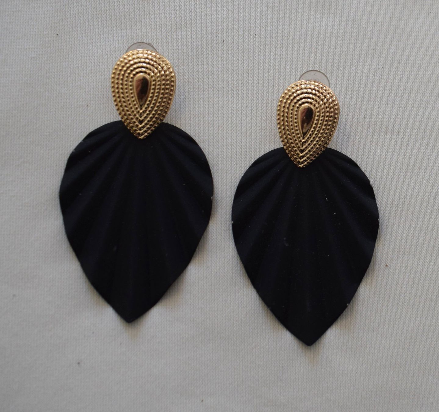 Ohrringe & -stecker: ***TOP*** Blatt-Ohrringe ***TOP*** – Gebraucht aus Zofingen von Felix459