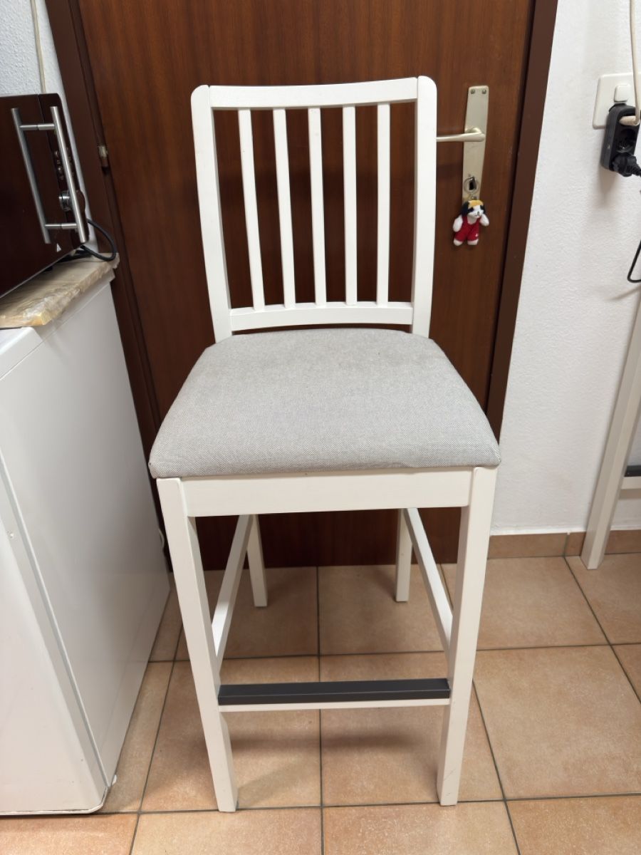 Ikea Set di tavolo e panche: Bartisch mit 4 Stühlen Ikea EKEDALEN – Usato da Widnau venduto da kustercarmen 6