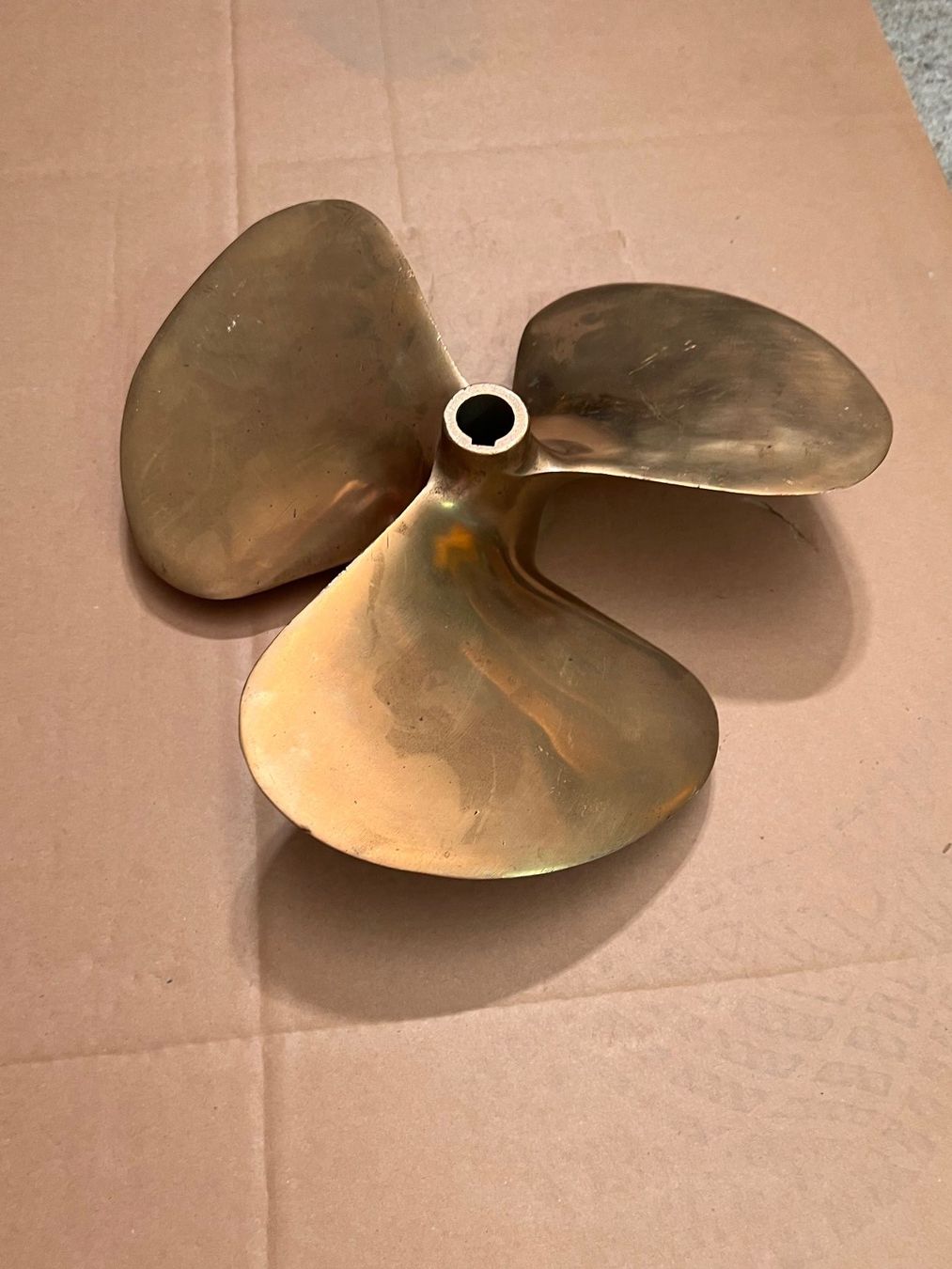 Boote: Bootsschraube in Bronze für dein Boot – Gebraucht aus Biel/Bienne von Jomazi