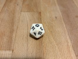 D20 Würfel Standard mit Dungeons and Dragons Symbol