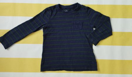 T-Shirt-Größe 4/5 Jahre.