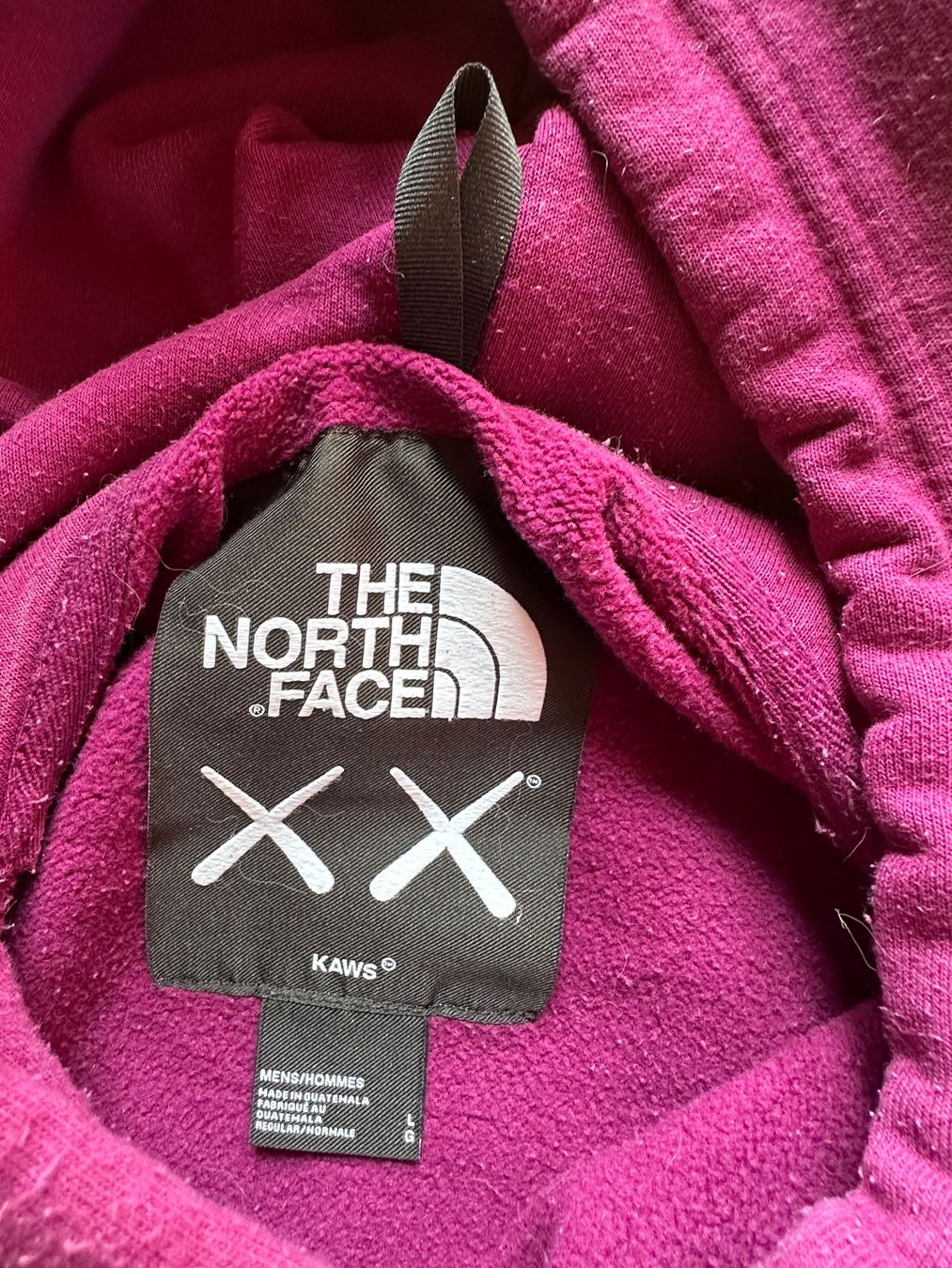 Lotti di vestiti: North Face x Kaws Jogging Suit – Usato da Villars-Burquin venduto da Iliasso 2