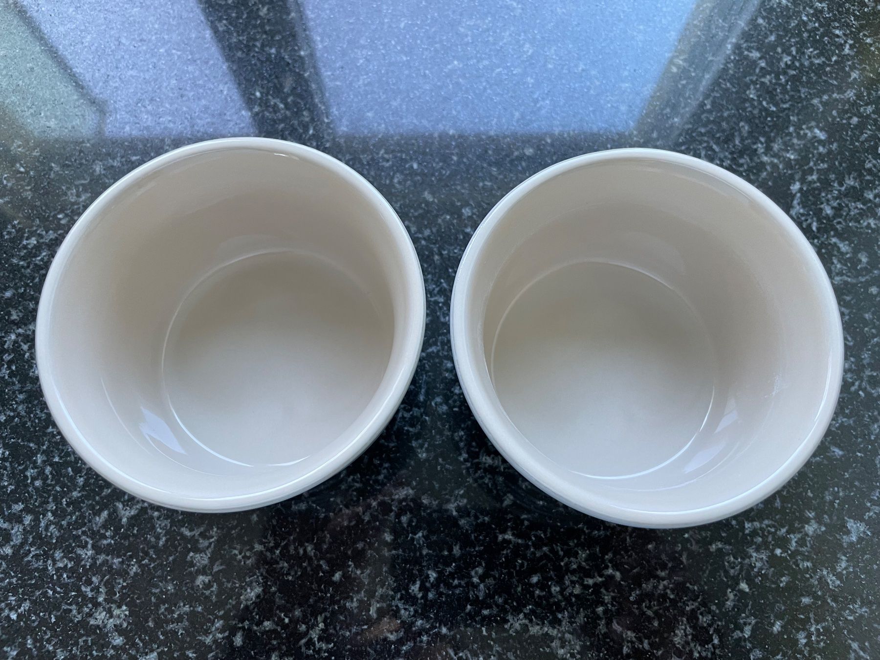 Le Creuset Moules à gâteaux: Le Creuset Töpfchen Set, hellgrau, Fabrikneu – Neuf avec emballage d'origine à Winterthur par seamaster1 2