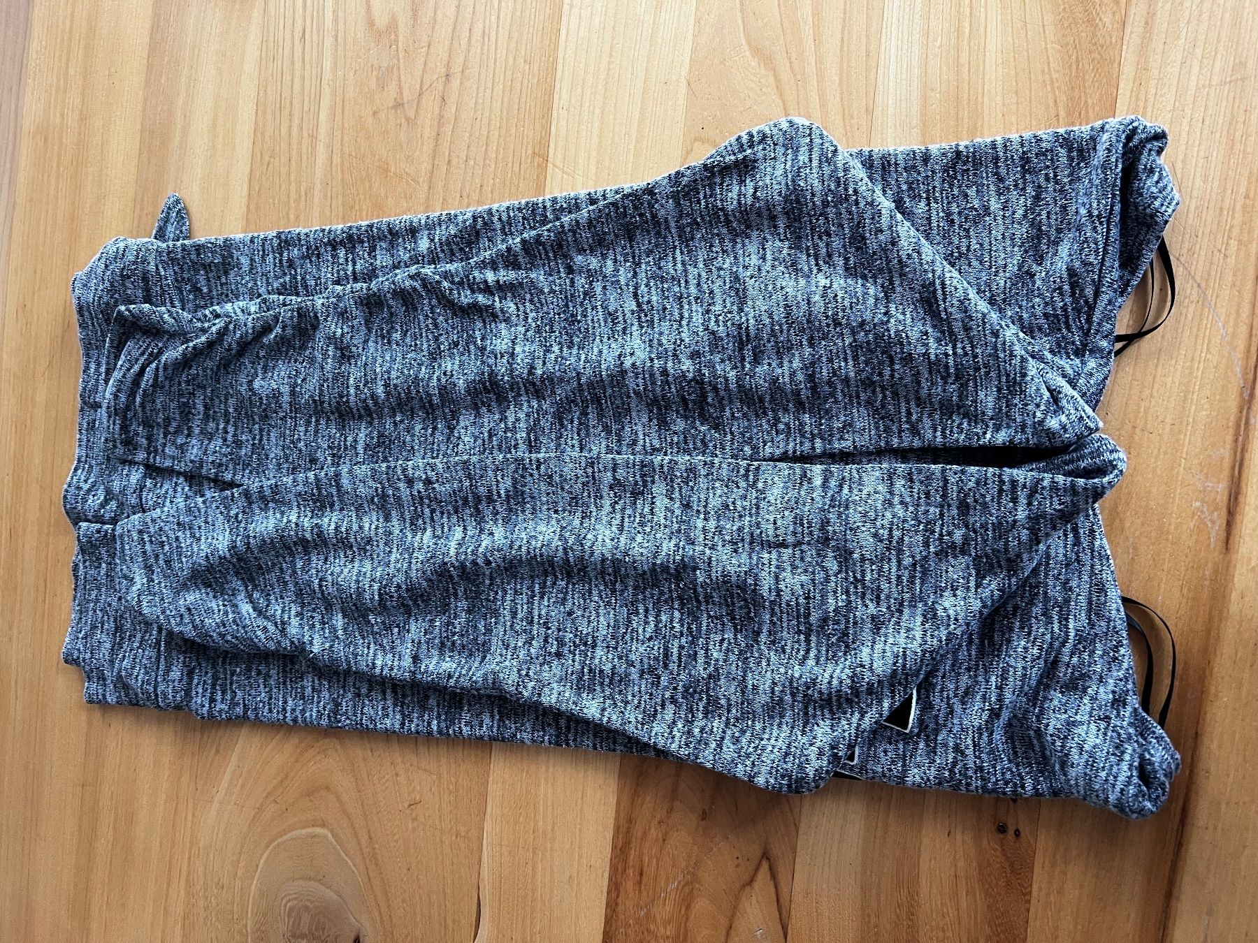 H&M Pulls et sweat-shirts: Pullover H&M Gr.158 – D'occasion à Oberglatt ZH par dauerbrenner 2