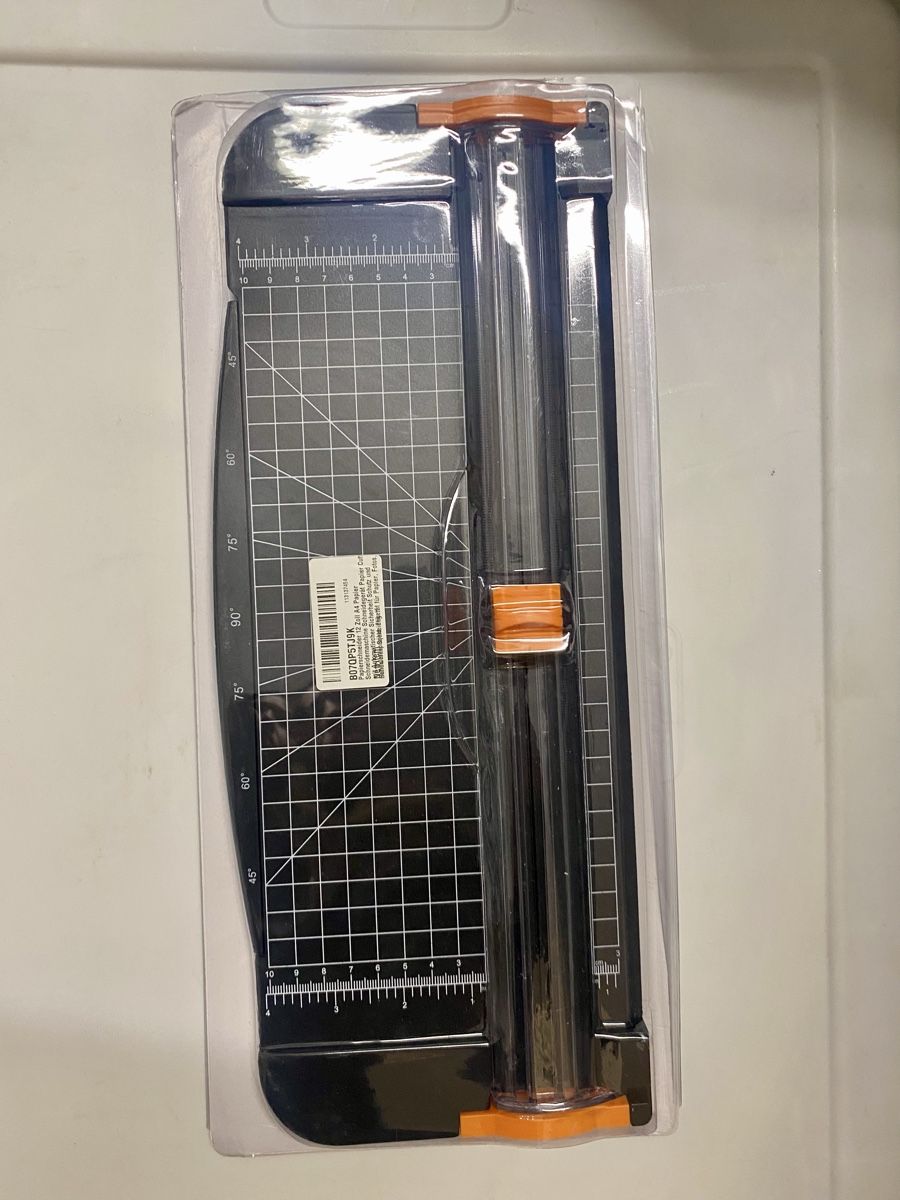 Tutti gli attrezzi: Paper cutter – Nuovo (secondo la descrizione) da Belp venduto da jan_6yvx