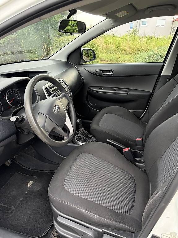 Autos: Hyundai i20 – Gebraucht aus Diessenhofen von end_f9gx 4