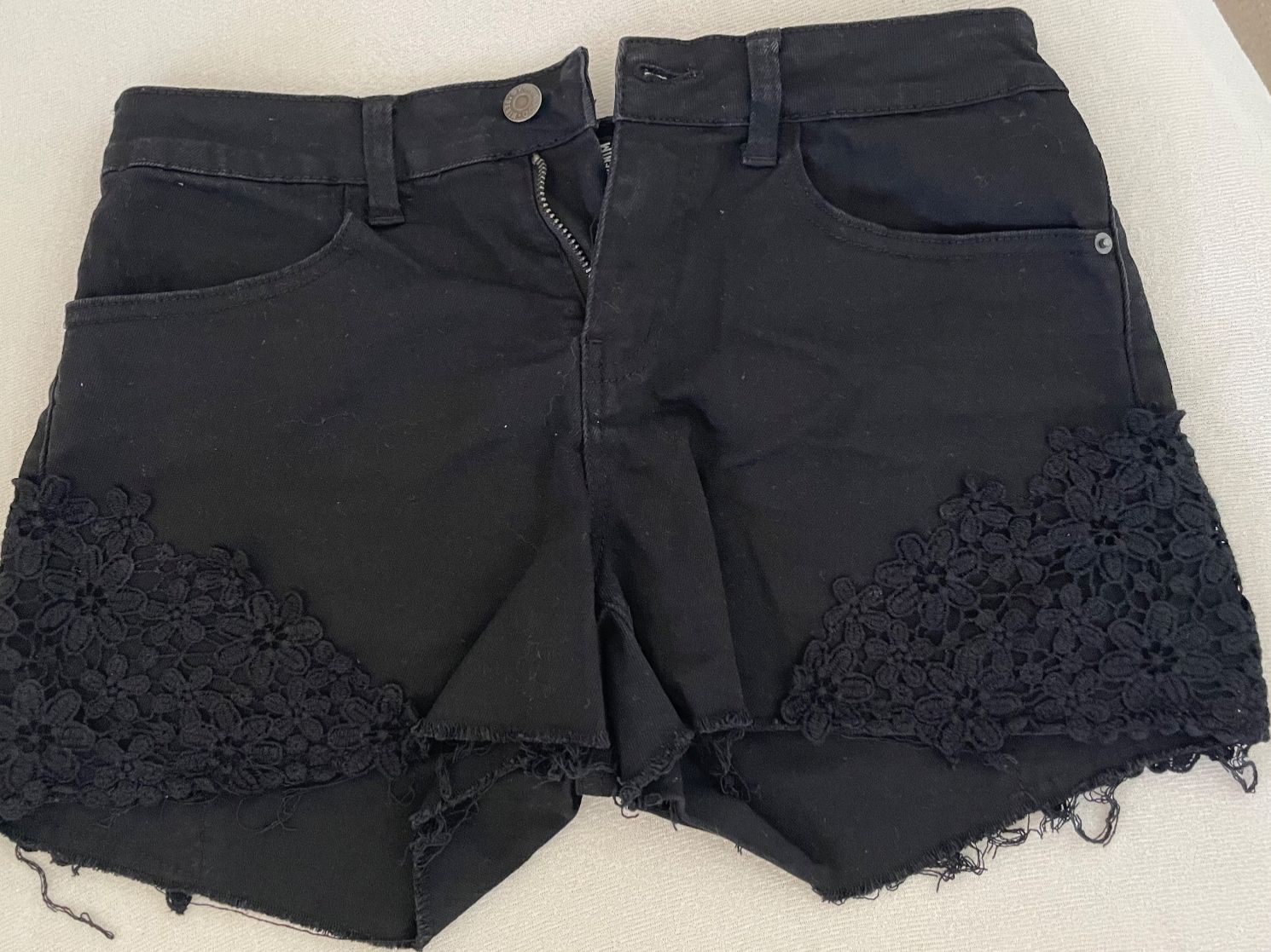 Pantaloni: Shorts schwarz, Grösse M – Usato da Nidau venduto da sve_2thh 1