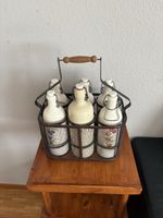 Ancien porte bouteille avec bouteille a Sirop