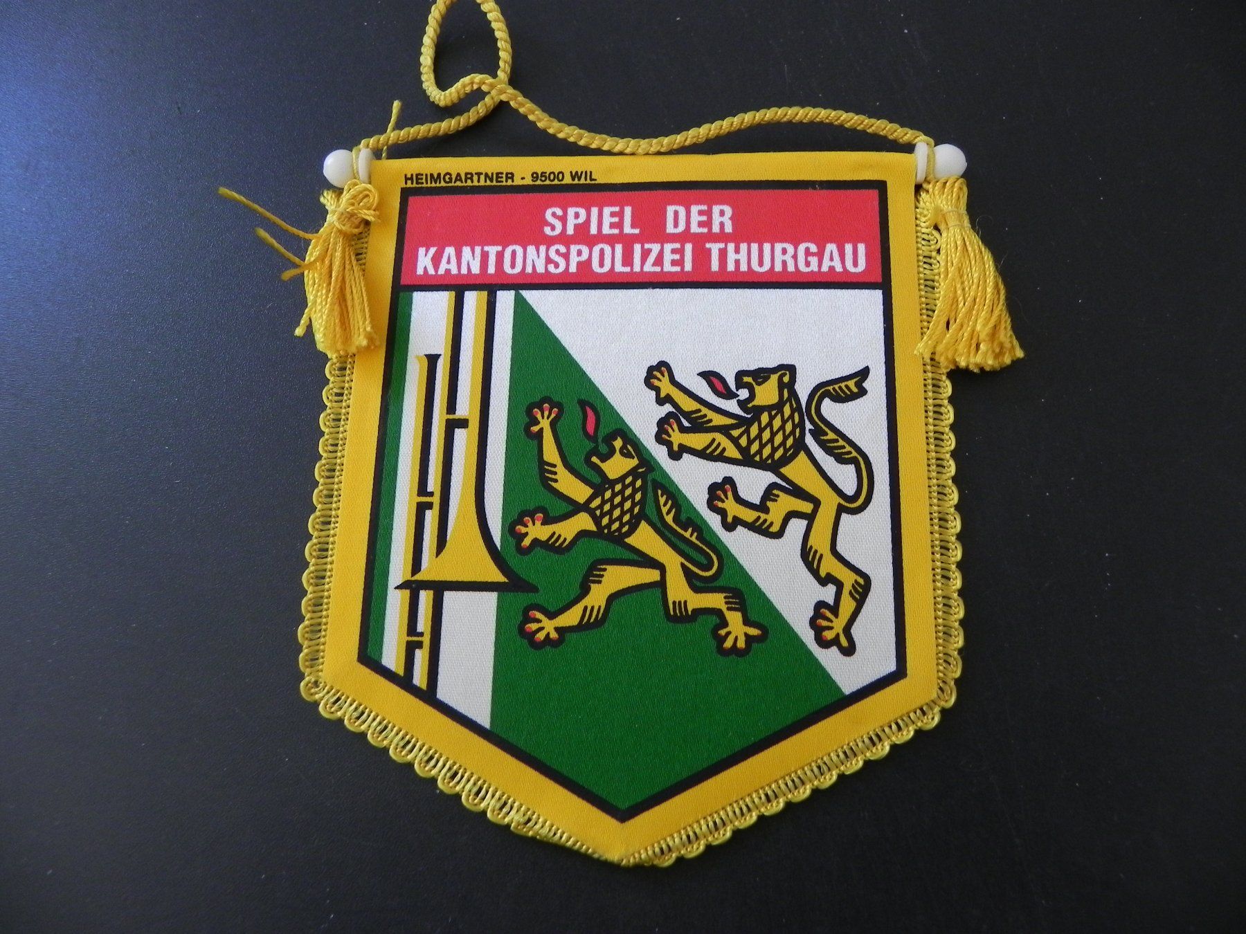 Spille & Fermagli: Alter Wimpel Spiel Kantonspolizei Thurgau – Usato da Biel/Bienne venduto da Gogolozi