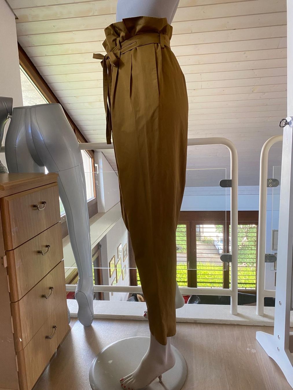 Cos Pantaloni: Hose von COS – Usato da Neuhausen venduto da Lechasseur 2