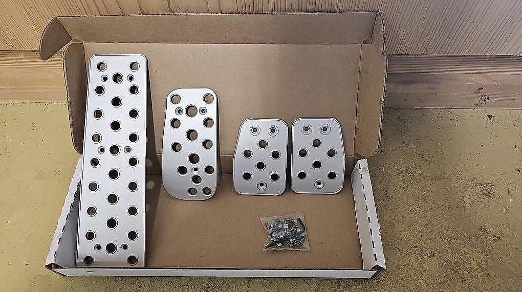 Tutti pezzi di ricambio auto: Aluminium Pedalset Volvo V70R – Usato da Wabern venduto da ric_9q8x