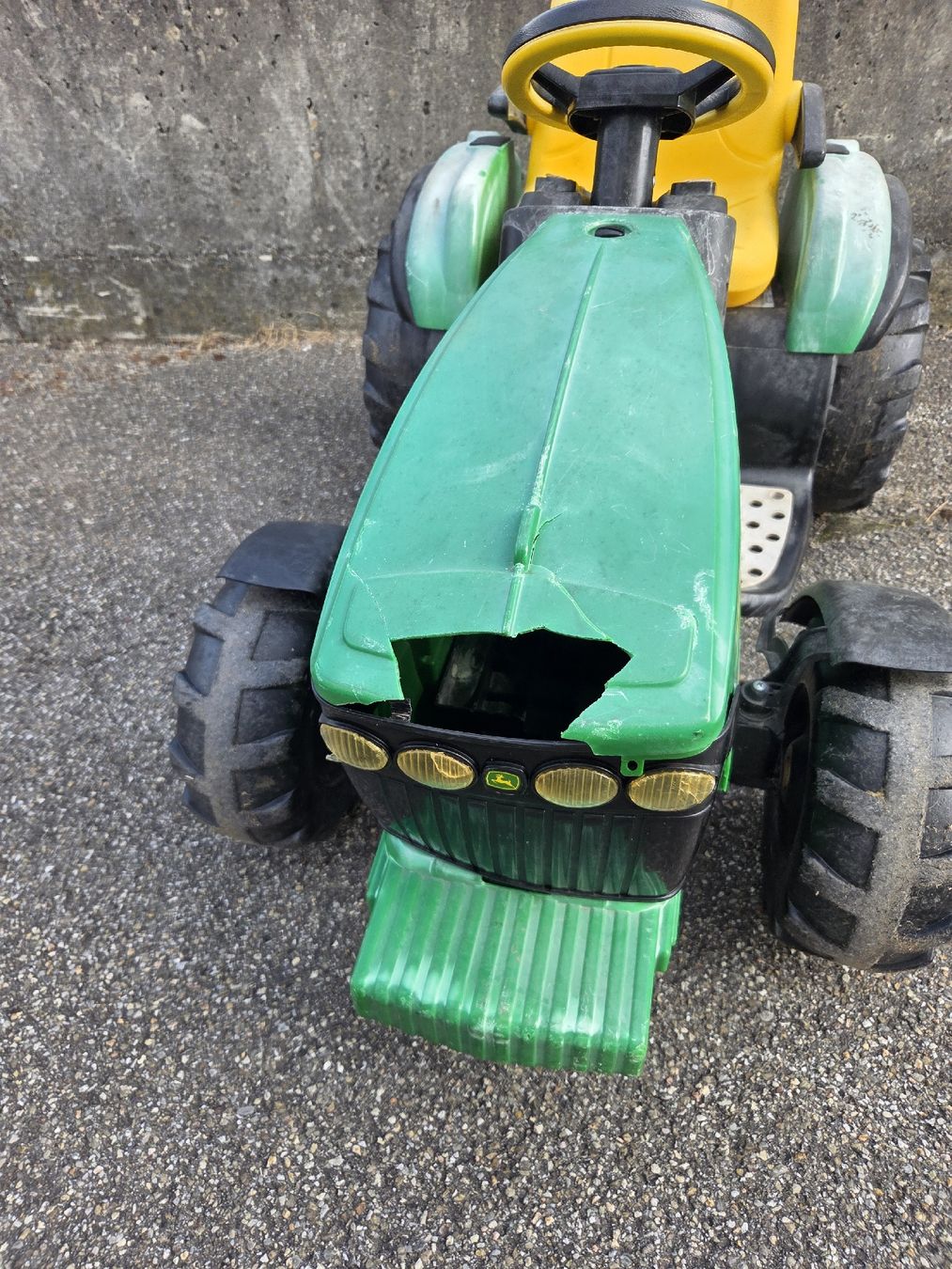 Peg Perego Veicoli per bambini: Peg Perego John Deere Elektrotraktor – Difettoso da Ebnet venduto da Volvo.Power 1