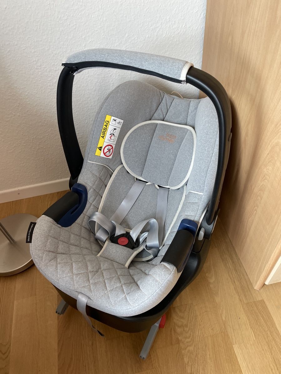 Britax Römer Auto-Kindersitze: Kindersitz Neugeborenes Römer Britax mit Base – Gebraucht aus Zürich von Circularrocks 3