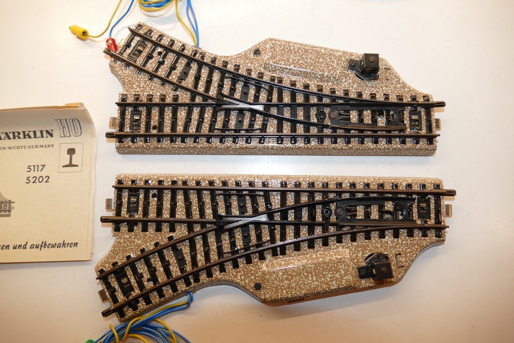 Märklin Modelleisenbahnen: Märklin H0: M-Gleis Weichenpaar Einheit 2 – Gebraucht aus Niederhasli von rail-duerst 2