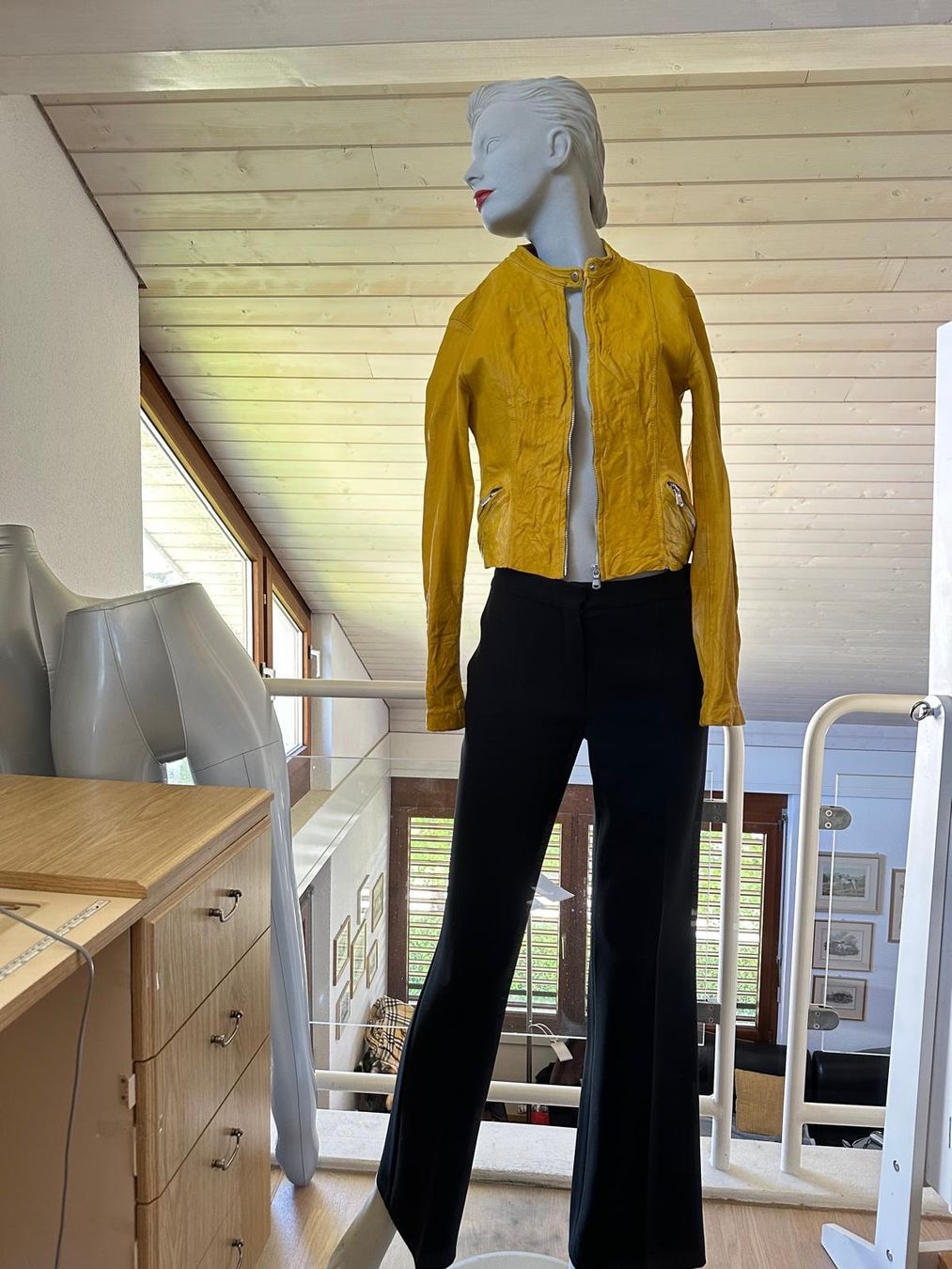Max Mara Pantaloni: Schwarze Hose von MAX MARA – Usato da Neuhausen venduto da Lechasseur 7