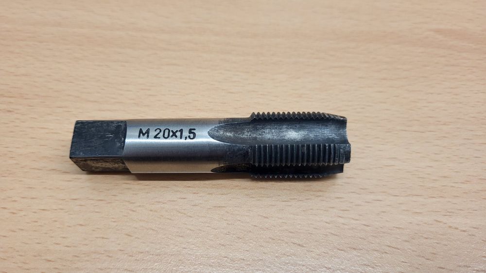 Burkit 5/8 inch-16 UN-schroefdraadborer en snijplaat set, 5/8 x 16 UN-machineschroefdraadborer en ronde snijplaten rechts