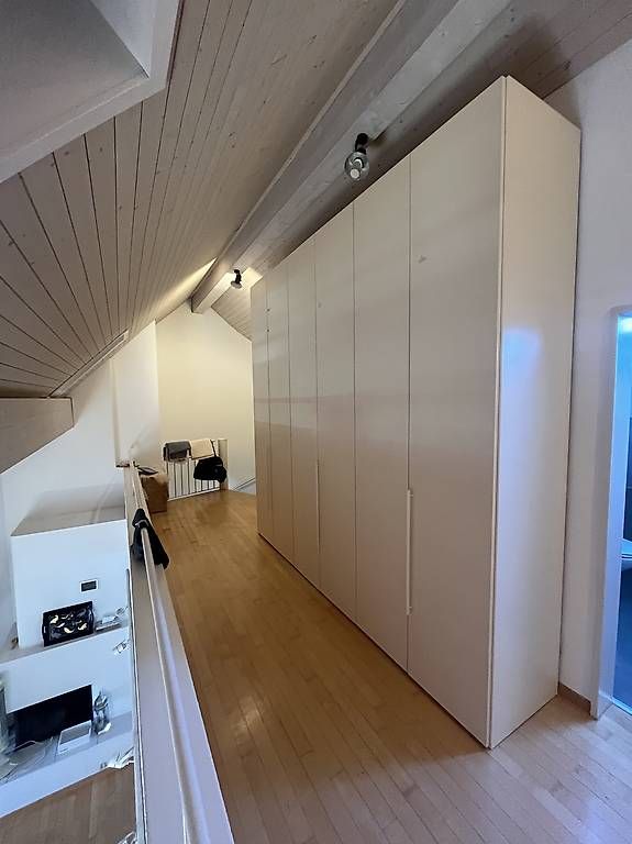 Armadi: Grosser Kleiderschrank – Usato da Embrach venduto da Camponovos 2