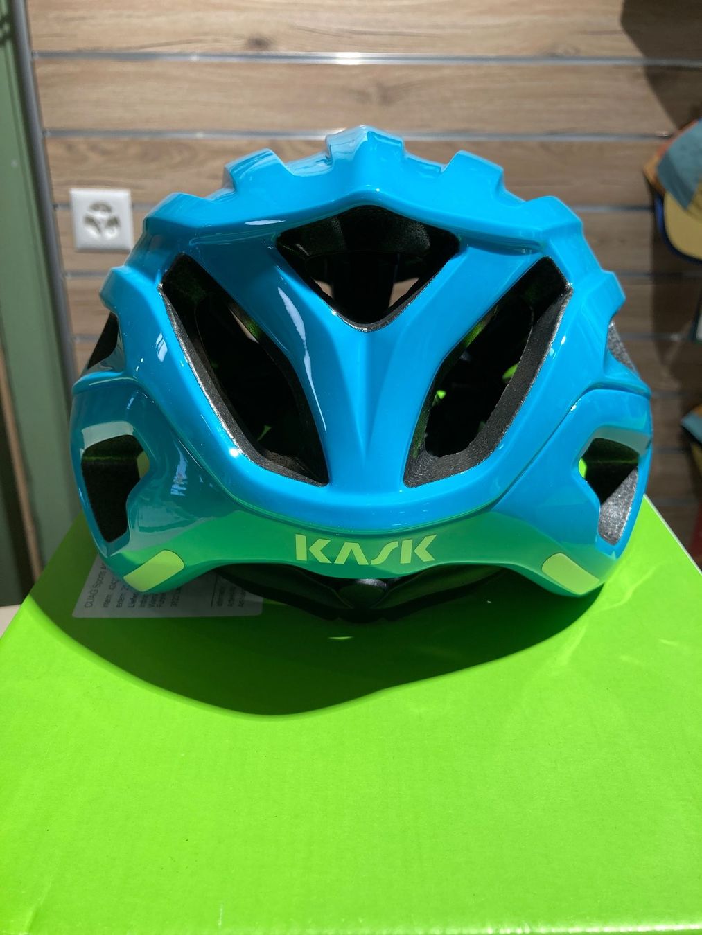 Kask Caschi: Kask Mojito 3 WG11 Arctic Blue, Medium – Nuovo (secondo la descrizione) da Lauterbrunnen venduto da Imboden-Bike 2