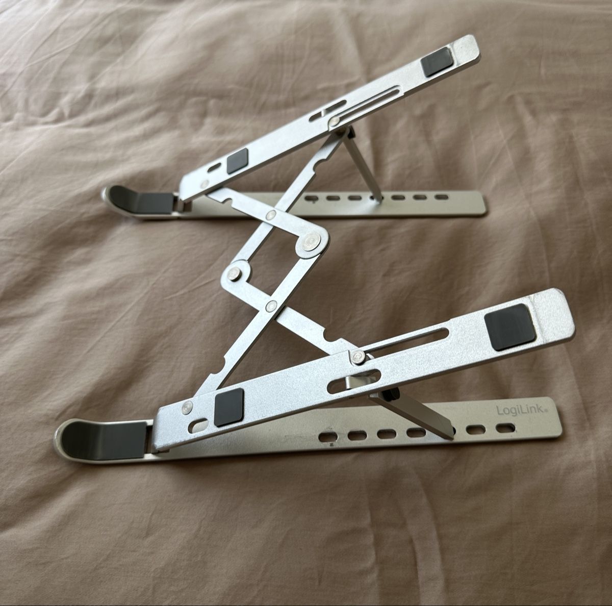 Racks & Cavalletti: Adjustable laptop stand – Usato da Zürich venduto da eni_lt9y