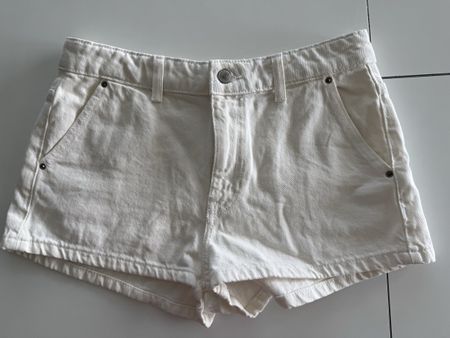 Zara Shorts weiss Grösse 36 neu