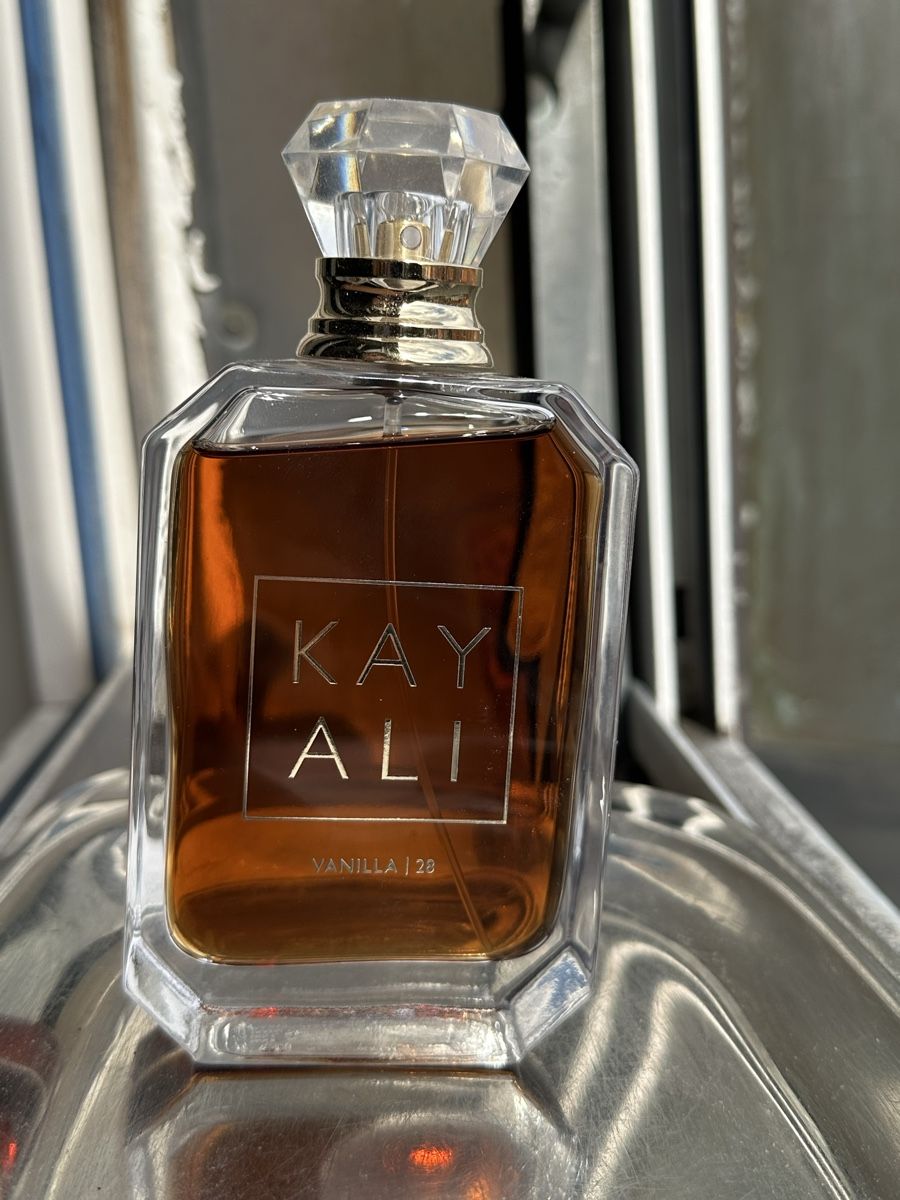 Kayali Profumi & Eau de Toilette: Kayali Vanilla 28 100ml – Nuovo (secondo la descrizione) da La Chaux-de-Fonds venduto da Zehzouille 6