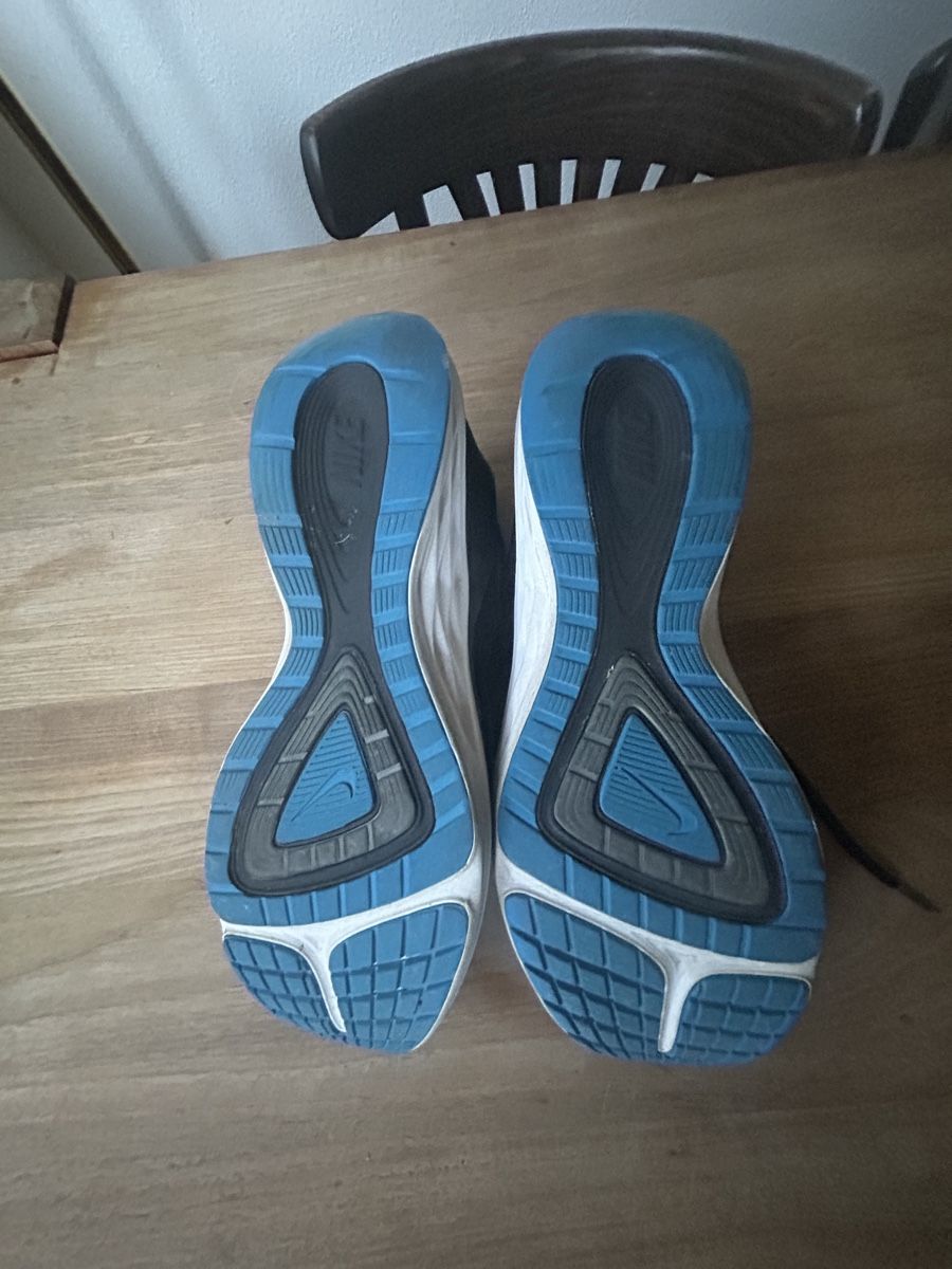 Nike Chaussures hommes: Nike Laufschuhe Grösse 46 – D'occasion à Zürich par elg_rqw7 4