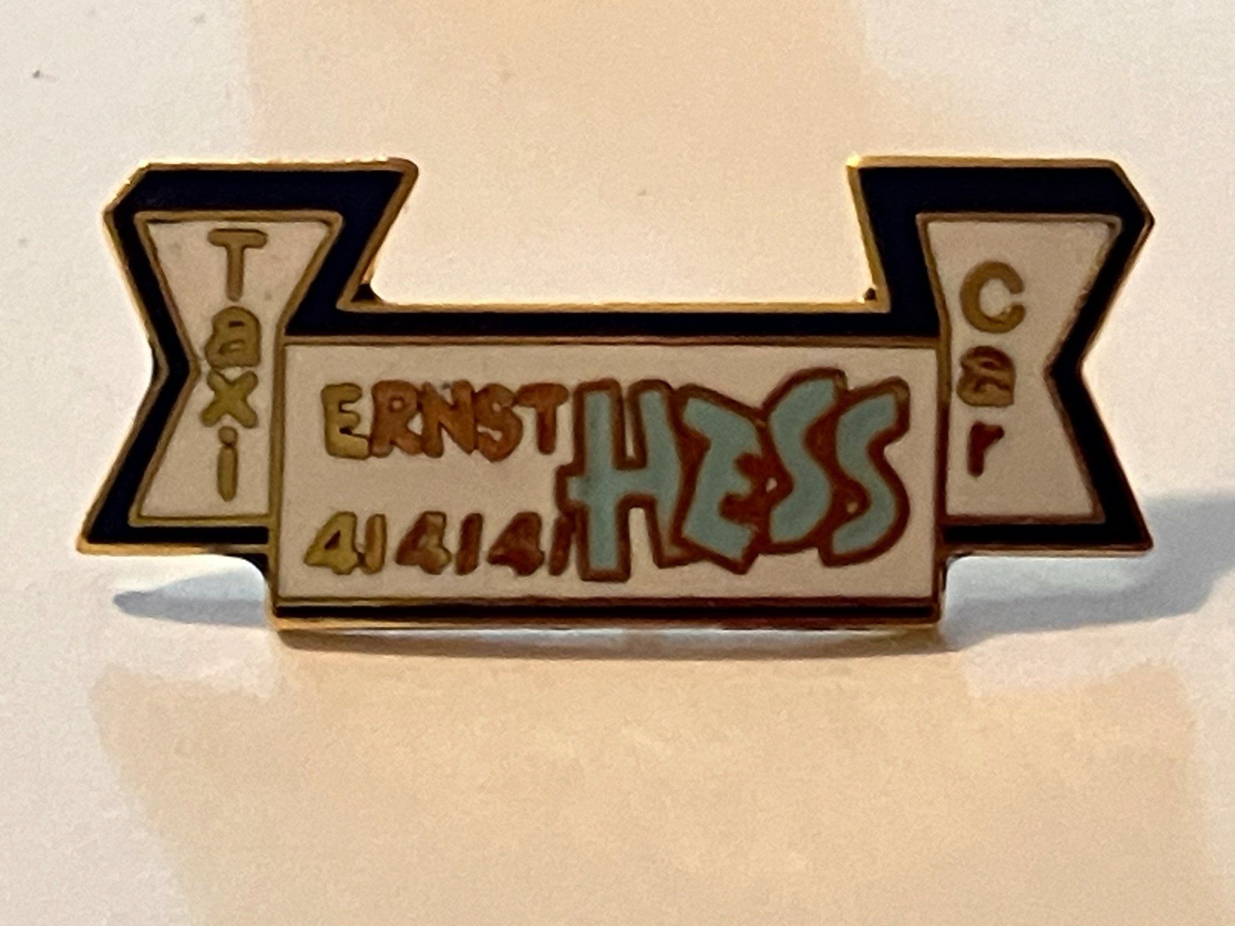 Plaquettes & Badges: 1 Pin Ernst Hess Car Taxi – D'occasion à Basel par djwwpp