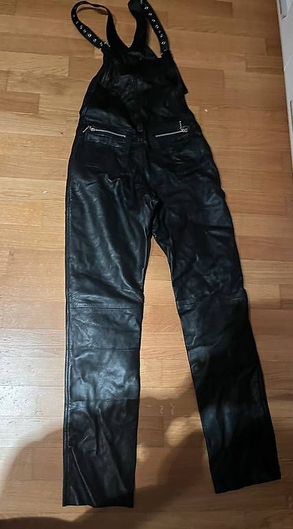 Hosen: Kunstlederlatzhose gr.s – Gebraucht aus Möriken AG von Marisa043