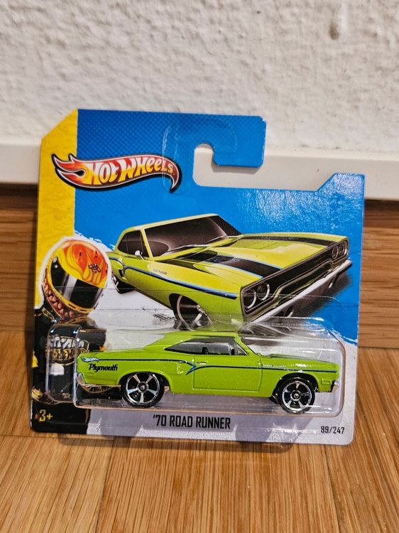 Hot Wheels '70 Plymouth Road Runner Diecast Car - Nightburnerz Series (6/10) - View #6