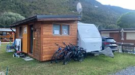 Camping-Wohnwagen Weinsberg mit Vorbau, akzeptabler Zustand