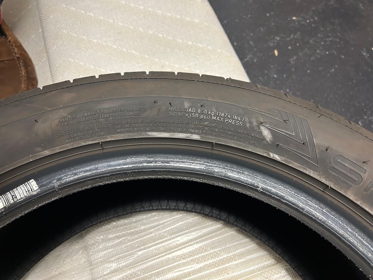 Tutti pezzi di ricambio auto: Autoreifen dunolp sport maxx rt2 – Usato da Rapperswil SG venduto da elenagioia 1