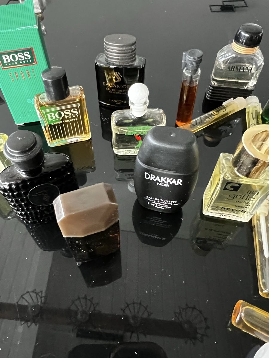 Lacoste Profumi & Eau de Toilette: Miniatures de parfum de collection - Lot exceptionnel! – Usato da Gland venduto da choupon
