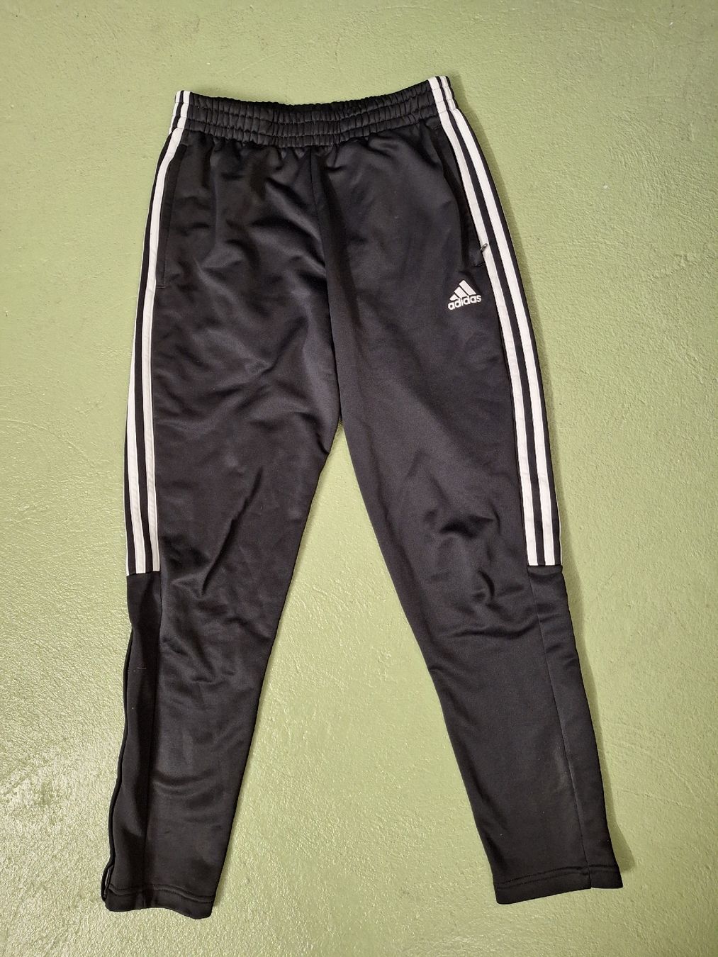 Adidas Pantaloni: Adidas Trainerhose – Usato da Niederglatt ZH venduto da Bobsli