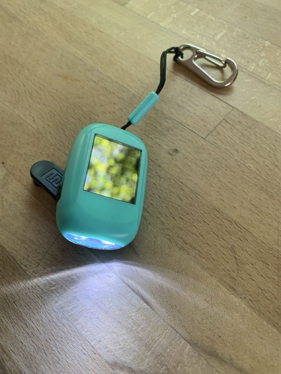 Portachiavi: Lampe klein als Schlüsselanhänger Solar oder Dynamokurbel – Usato da Brugg AG venduto da Simone92