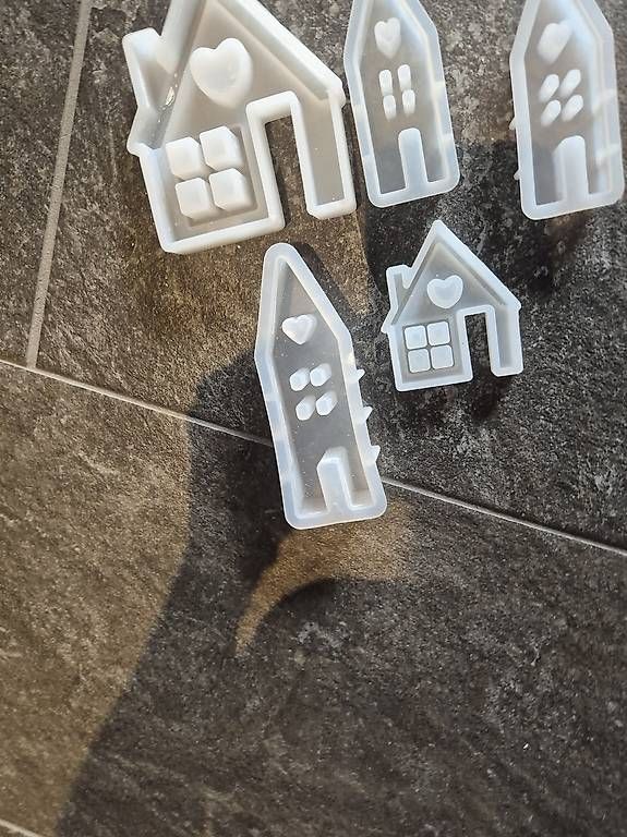 Kit bricolage: Häuser Set, Silikonformen für Raysin giessen – Usato da Gelterkinden venduto da m.sigi 1