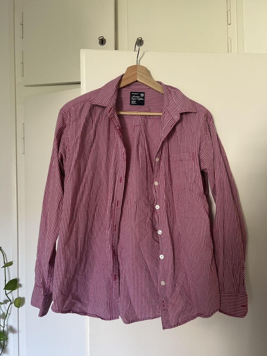 Chemisiers: American Eagle red gingham button up shirt – D'occasion à Zürich par ori_9dcy
