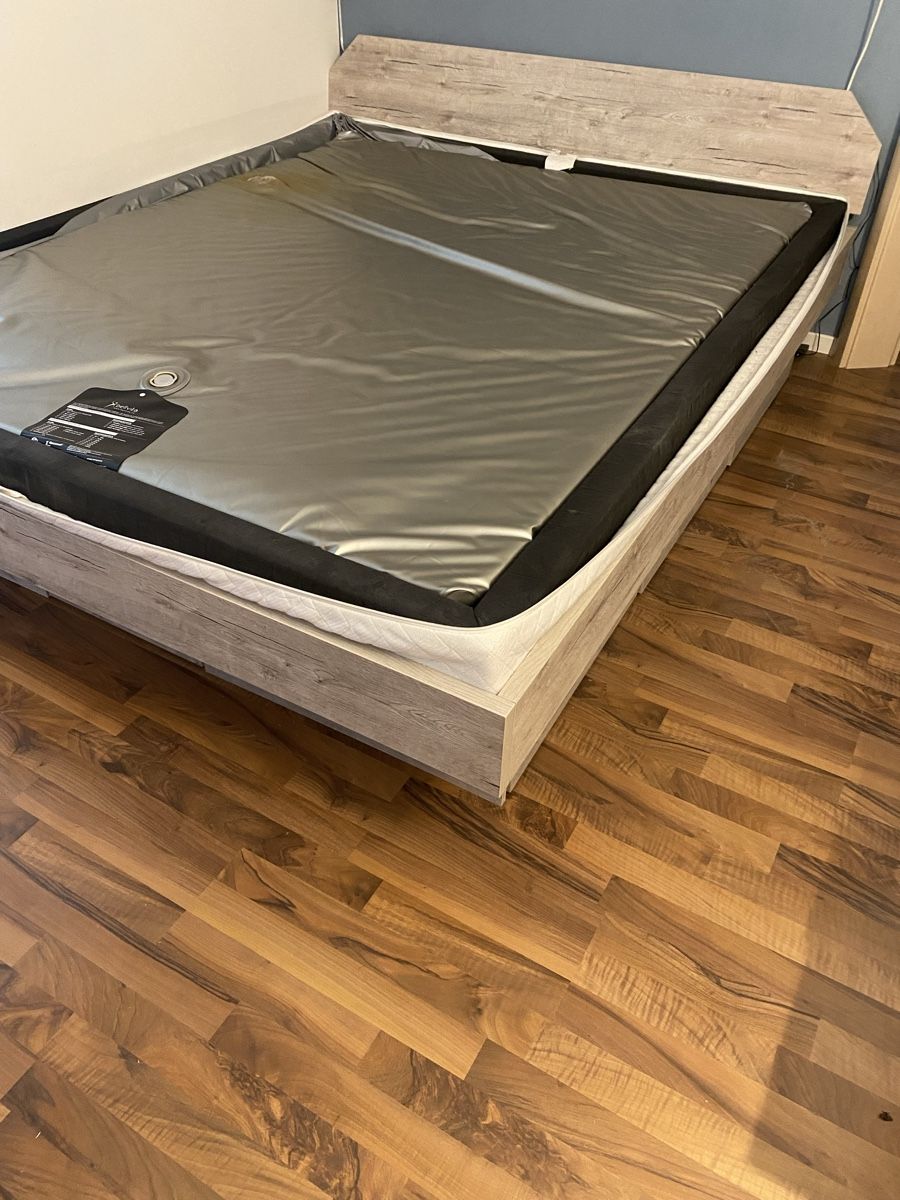 Letti: Bettgestell-, Umrandung, 180x220 – Usato da Stein am Rhein venduto da pri_r7px 3