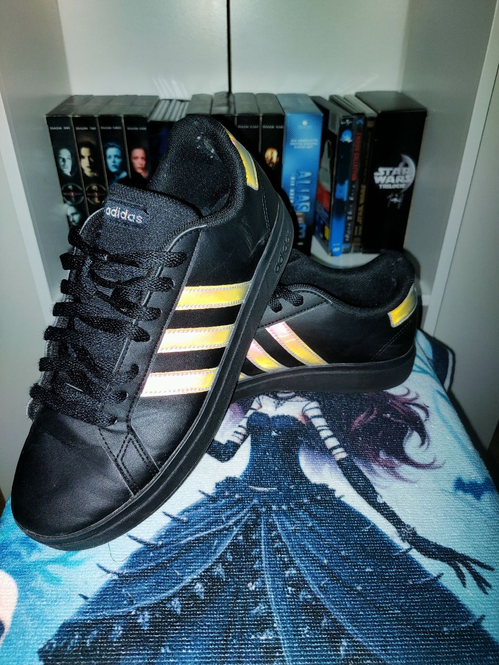 Adidas Chaussures femmes: Adidas sneakers gut erhalten  – D'occasion à Menziken par Dragon-Fuchur