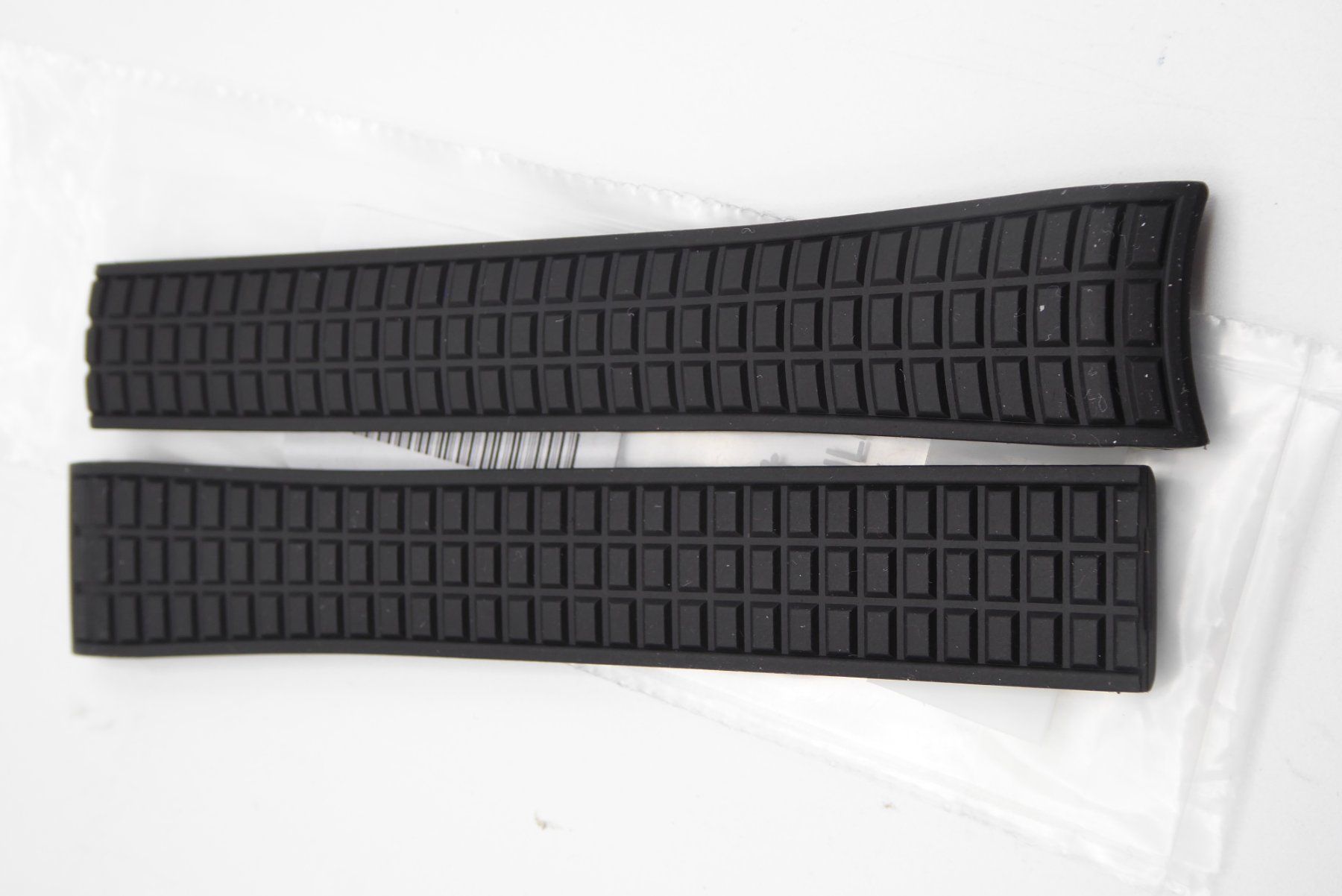 Patek Philippe Orologi: Patek Philippe Aquanaut Luce Black Rubber Strap 5267 – Nuovo (secondo la descrizione) da Geneve venduto da adr_xk6n 3