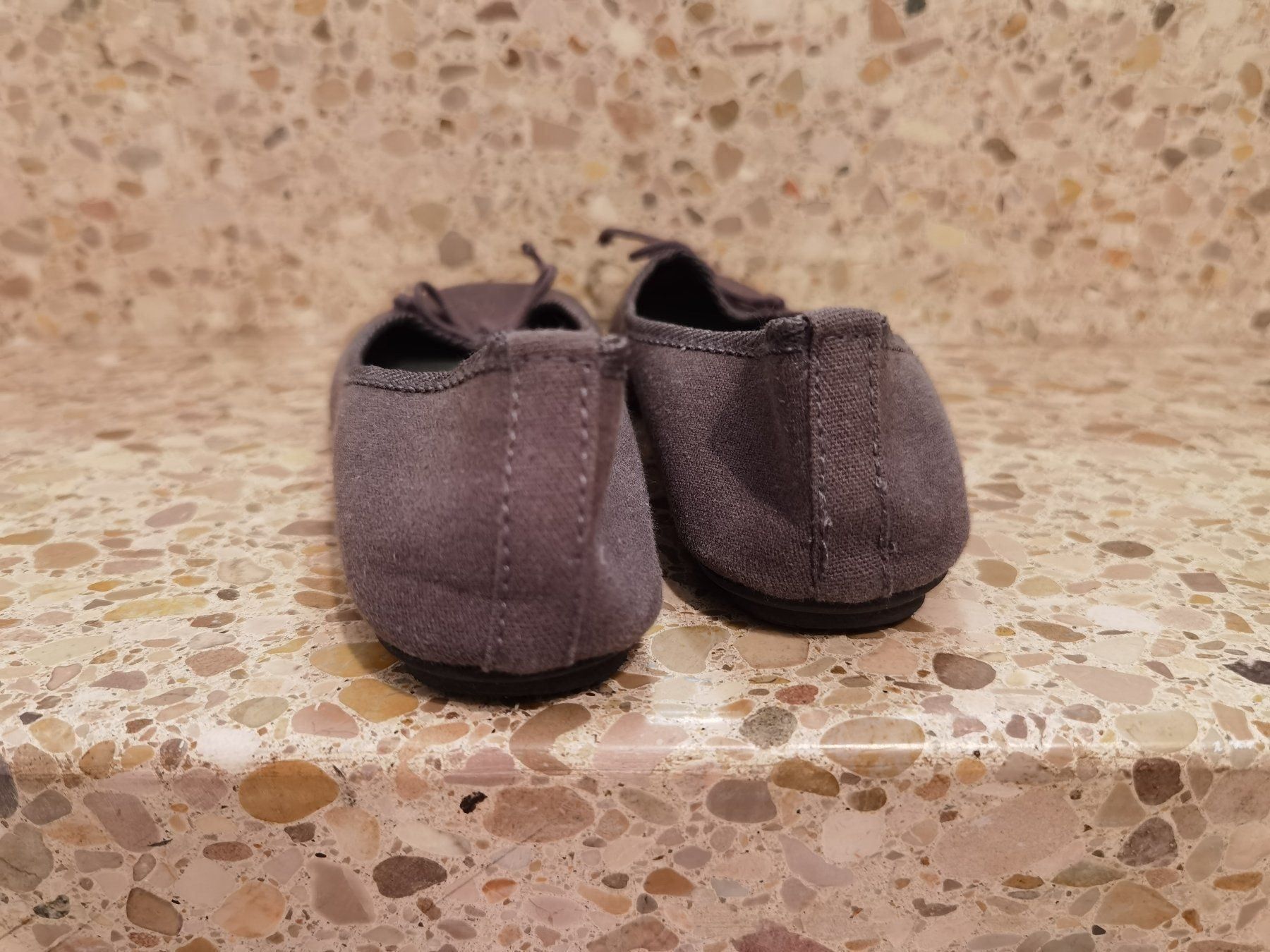 Scarpe da donna: Ballerinas aus Stoff grau Gr. 36 – Nuovo (secondo la descrizione) da Heinrichswil venduto da sabi2809 5