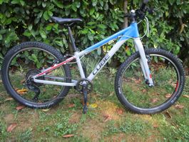 hochwertiges Cube ACID SL Kinder Velo 24" NP680.- 9,5kg 1x9G