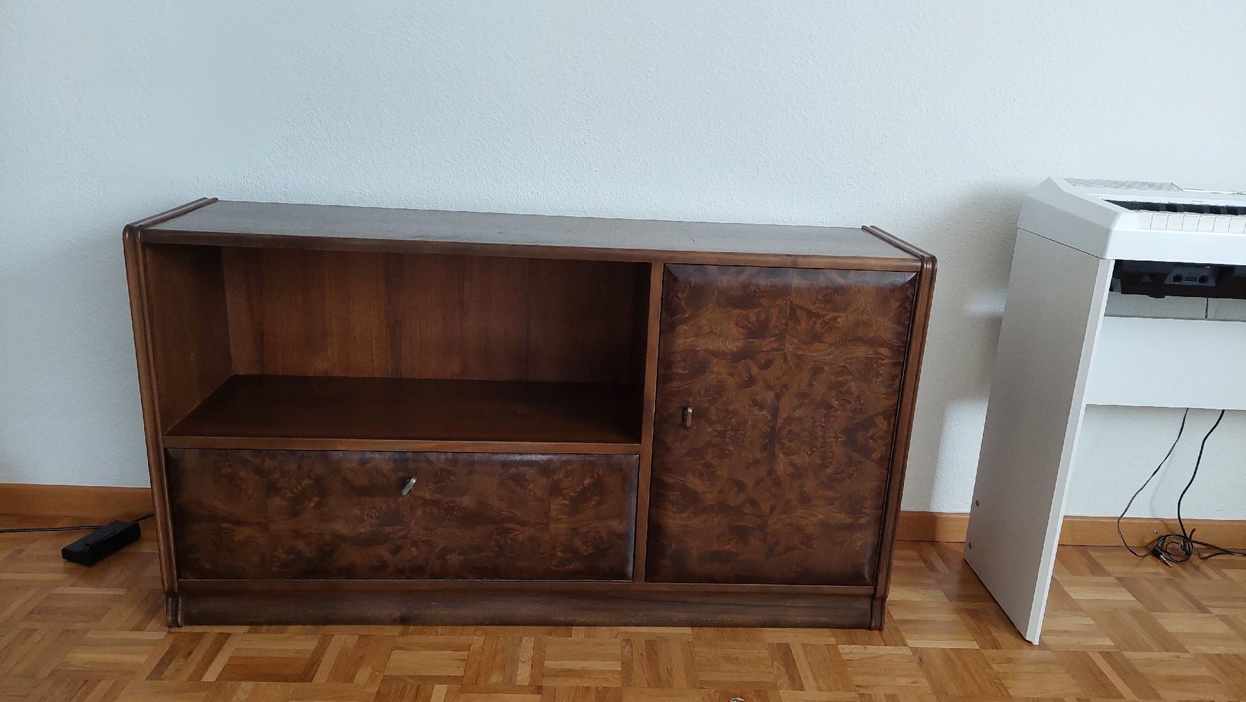 Cassettiere: Kommode aus wunderschönem Holz – Usato da Wettingen venduto da kaidis