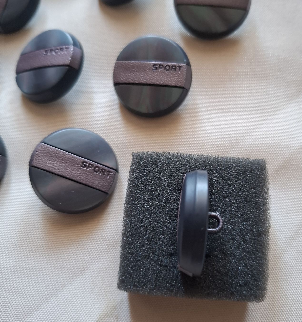 Bottoni: 10 Stück Sportknöpfe 27 mm. – Nuovo (secondo la descrizione) da Dietikon venduto da Hirschkopf 4
