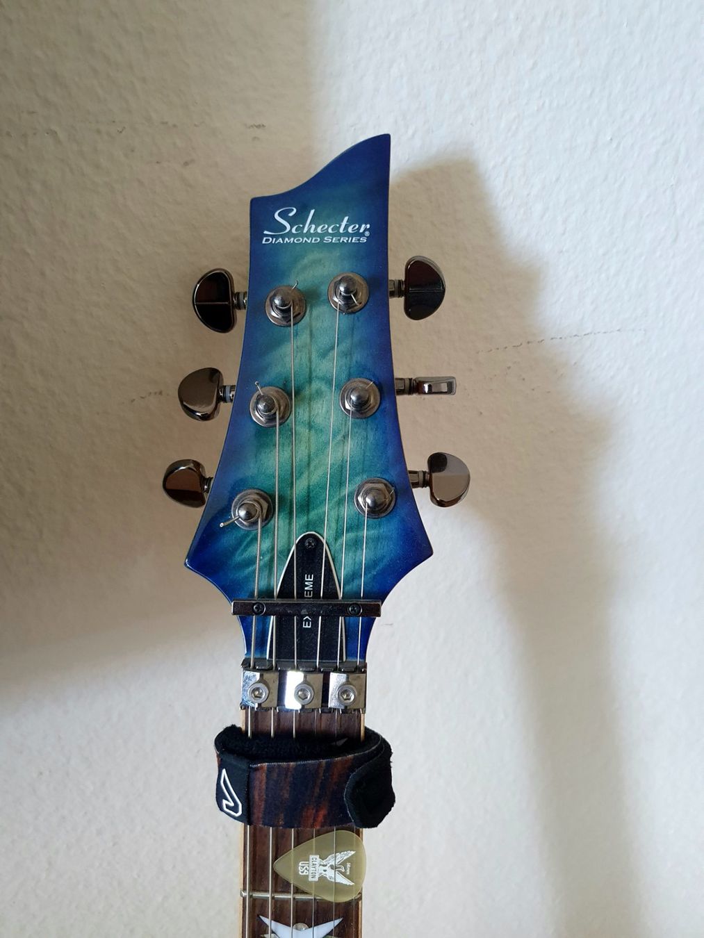 Schecter Strumenti musicali: SCHECTER Banshee Extreme 6 FR - Ocean Blue Burst – Usato da Buchs SG venduto da Eko4444 4