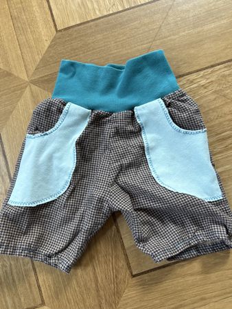 Süessi Sommer Shorts,Gr.86/92,kariert mit hellblaue Täschli