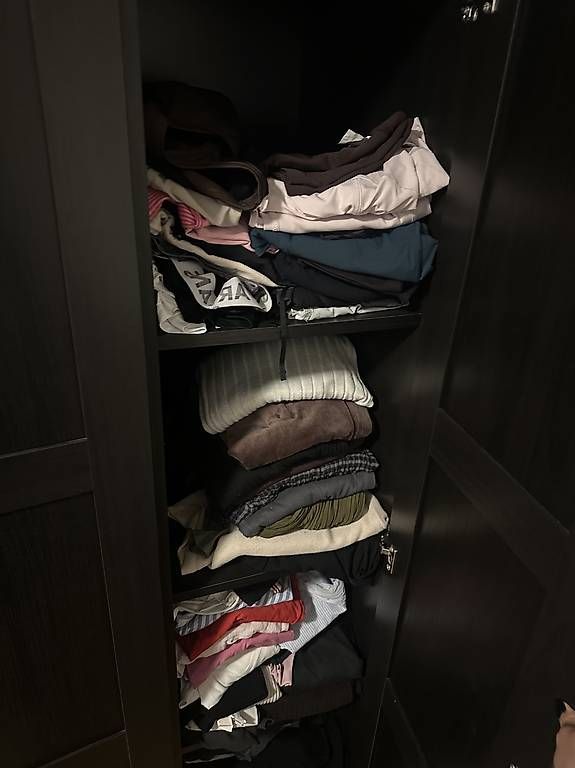 Armoires: Kleiderschrank schwarz – D'occasion à Zürich par Diellza_123 1