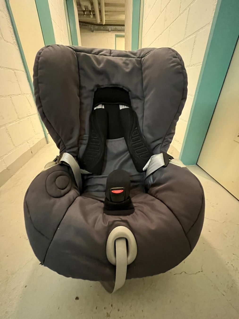 Britax Römer Seggiolini per auto: Autositz Römer 9-18 kg – Usato da Unterkulm venduto da Lotusblume81 6