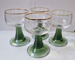 4 Römer Weingläser grün Goldrand mit Gravur, top, Vintage 